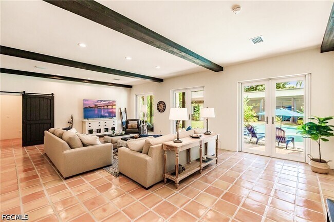 Building Photo - 1291 Caloosa Dr