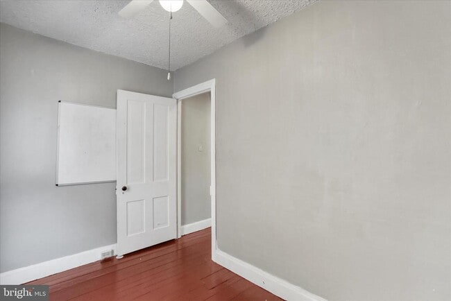 Building Photo - 135 E Antietam St