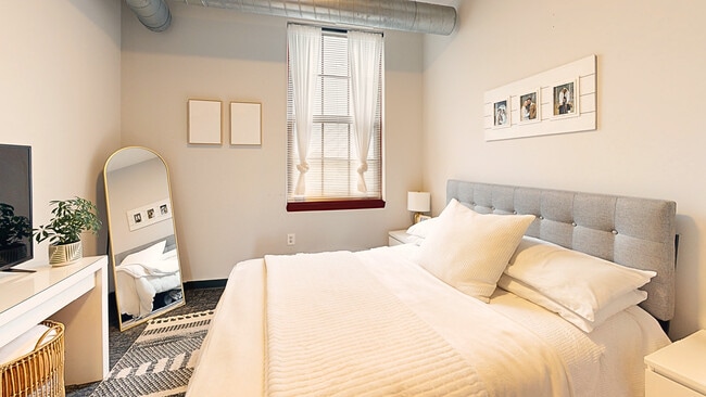 Building Photo - Northstar Dinkytown