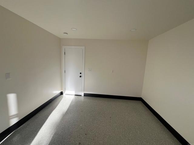 Building Photo - 2110 L Ave