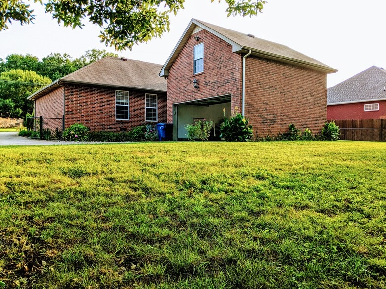 Back Yard - 506 Johnstown Dr
