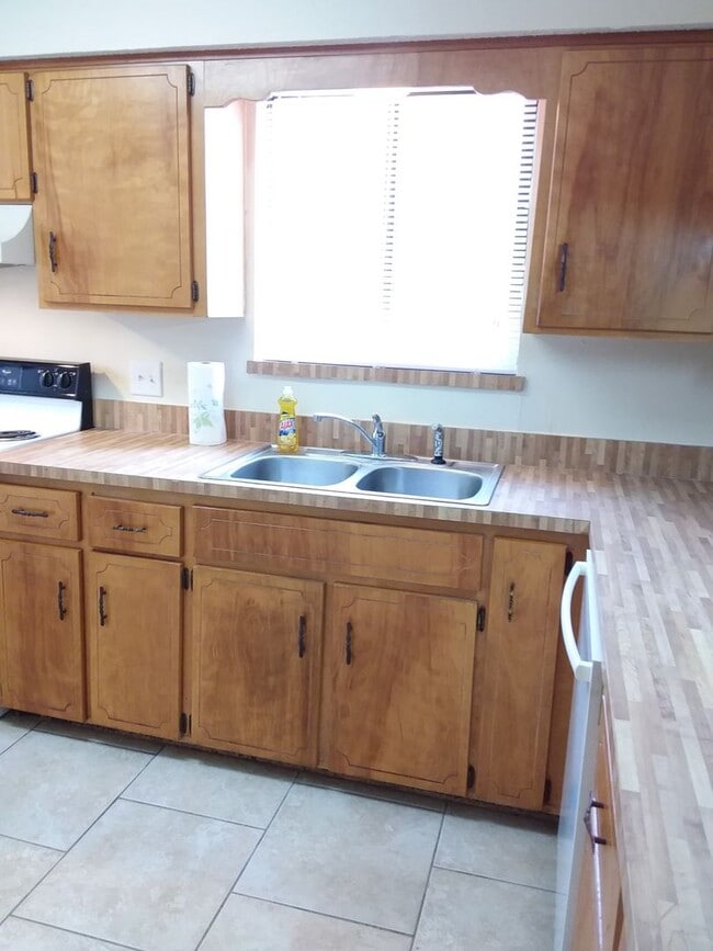 Building Photo - Mandarin - 2/2.5 townhome