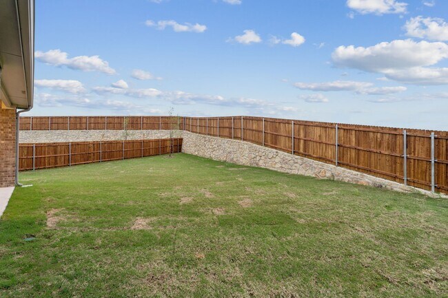 Building Photo - 702 Dotty Dr