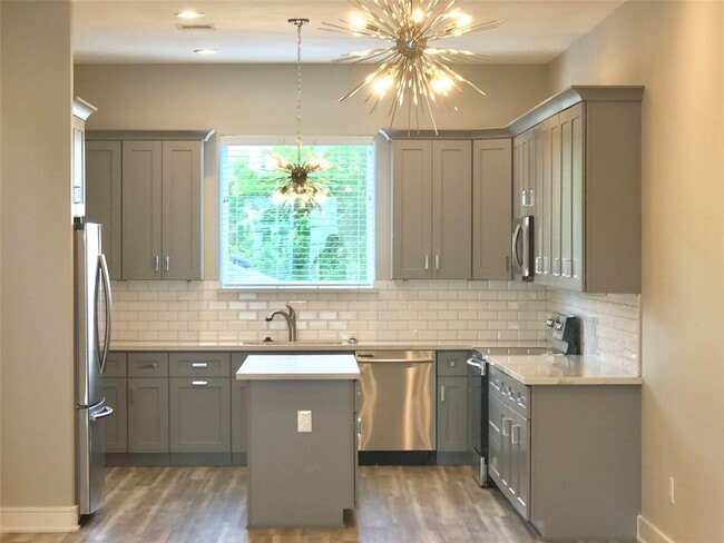 Building Photo - 1111 Edwards St