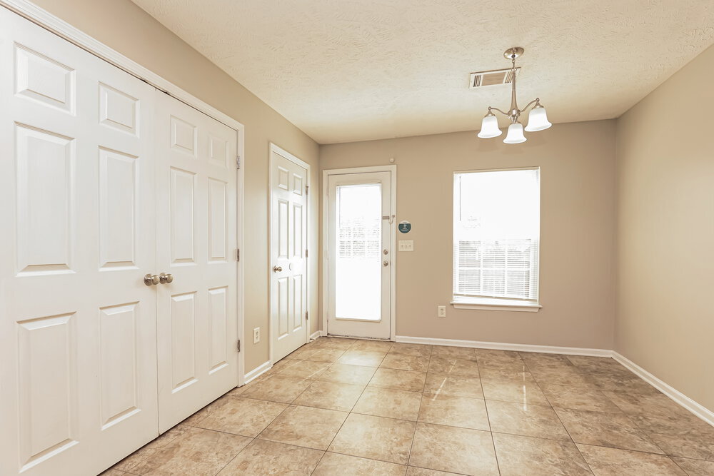 Building Photo - 165 Howard Woody Dr