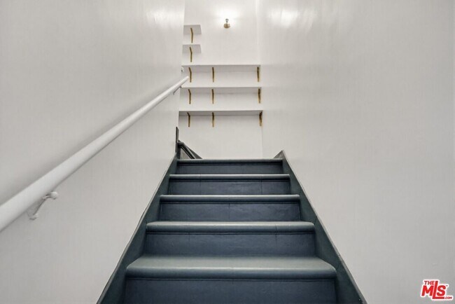 Building Photo - 1255 S Crescent Heights Blvd