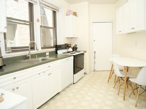 Building Photo - 1390 Beacon St