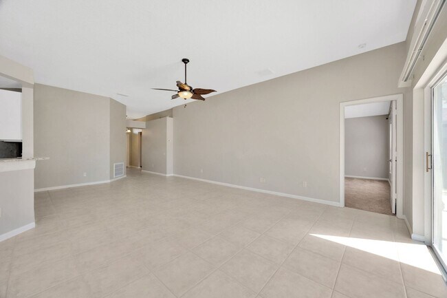 Building Photo - 10461 Hunters Haven Blvd