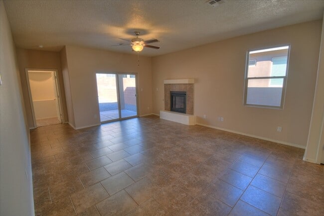 Building Photo - RIo Rancho at it BEST !!!