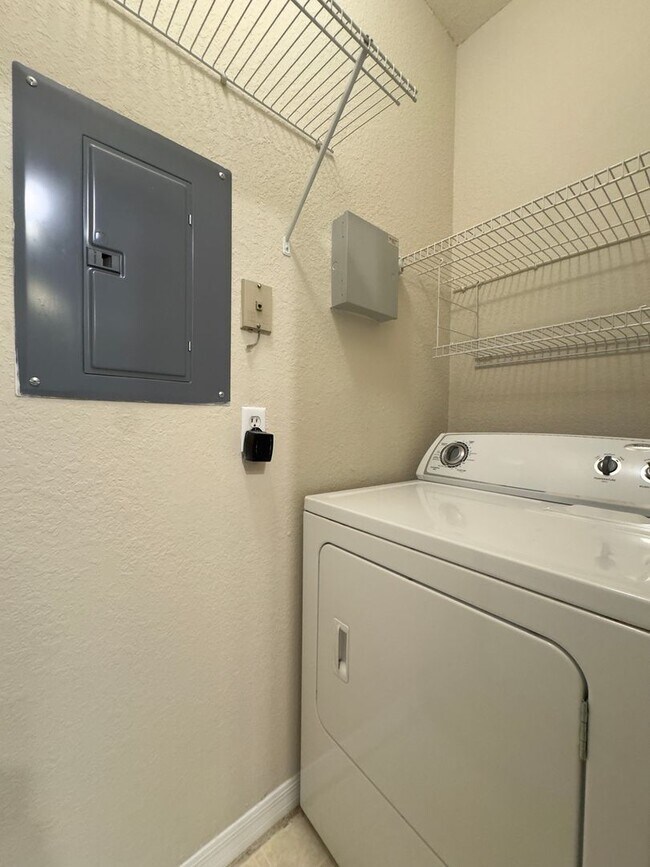 Building Photo - 2BR/1BA Second Floor Condo in Visconti Mai...