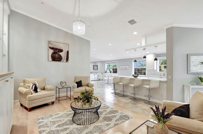 Building Photo - 11361 SW Pembroke Dr