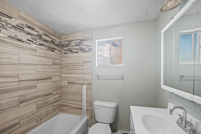 Building Photo - 3053 Brereton St