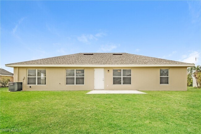 Building Photo - 404 Willowbrook Dr