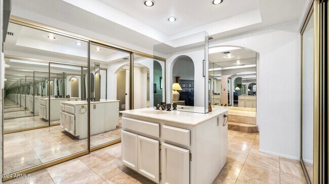 Building Photo - 8188 E Del Cuarzo Dr