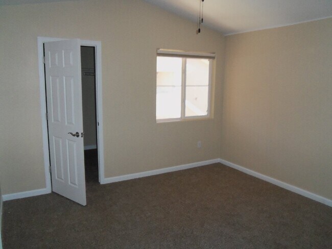 Building Photo - Highlands Ranch Condo 3 Bed 2 bath (46CO#201)