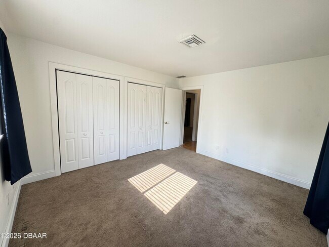 Building Photo - 1916 Seclusion Dr