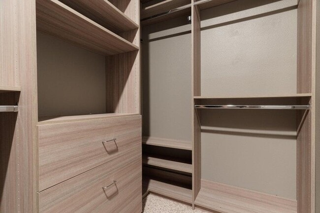 Building Photo - 303 Merlin Ct