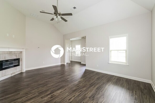 Building Photo - 4 Bedroom Pet-Friendly Home in Somerville, TN with Main Street Renewal