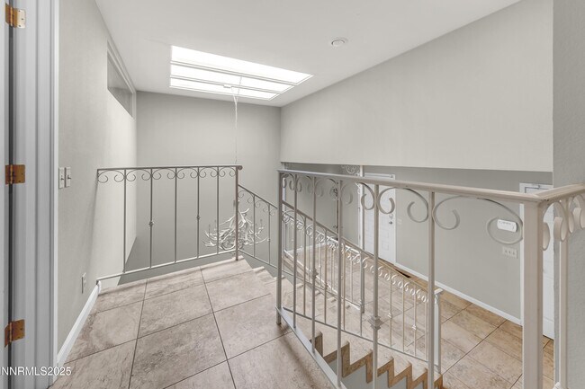 Building Photo - 4953 Lakeridge Terrace W