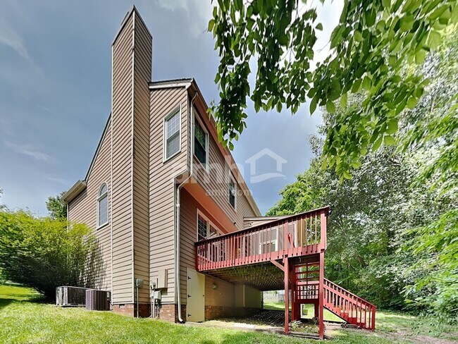 Building Photo - 17 Oleander Point