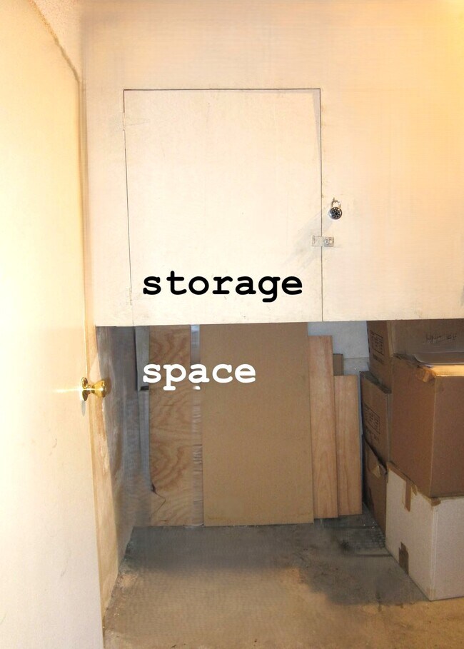 Building Photo - 3813 Huron Ave