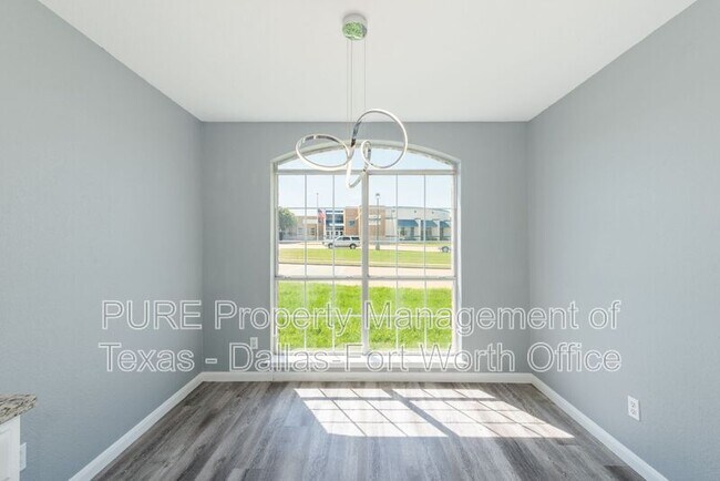 Building Photo - 3720 Garden Springs Dr