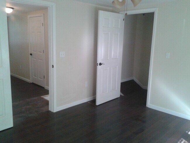 Building Photo - 723 Heywood Ave