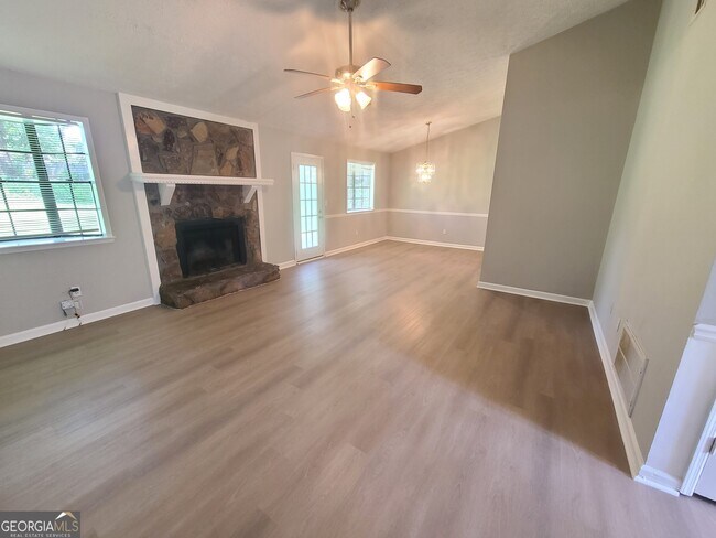 Building Photo - 2652 Creek Hollow Dr