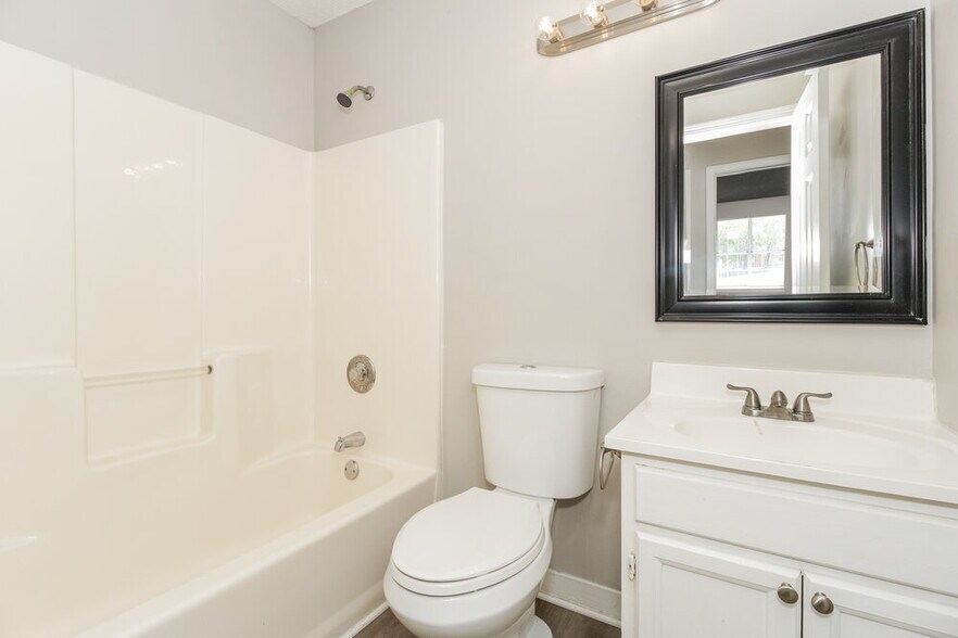 Building Photo - 3467 Meadowland Pl SW