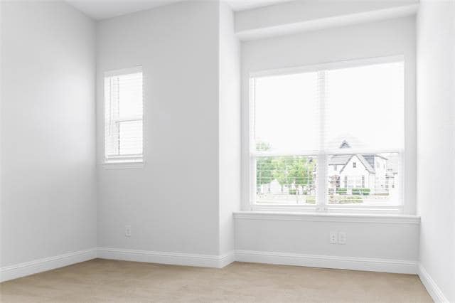 Building Photo - 12569 Royal Oaks Ln