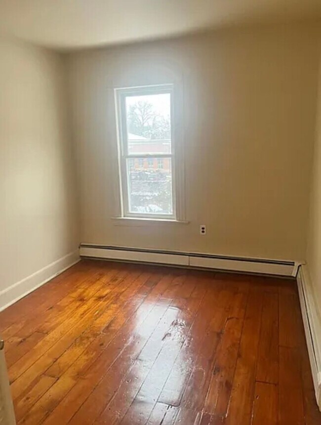 Building Photo - 217 Glenridge Ave