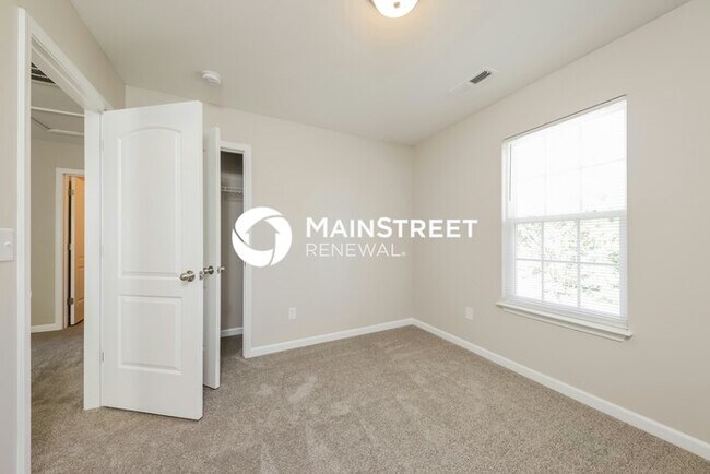 Building Photo - 3 Bedroom Pet-Friendly Home in Winston-Salem, NC with Main Street Renewal
