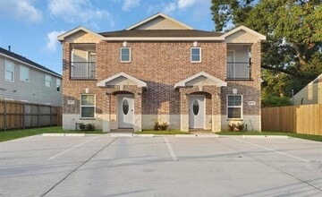 Building Photo - 5807 Southmund St