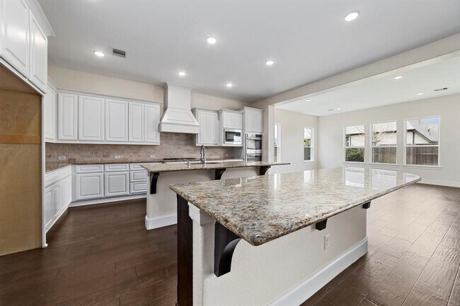 Building Photo - 9814 Carver Dr