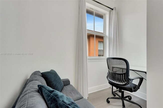 Building Photo - 407 SW 17th St