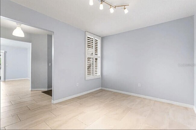 Building Photo - 546 Orange Dr