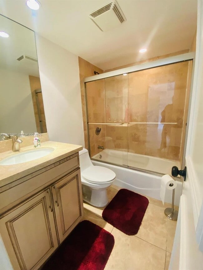 Building Photo - 575 Crandon Blvd