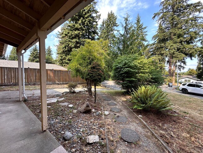 Building Photo - 3bd/1ba Redmond Home
