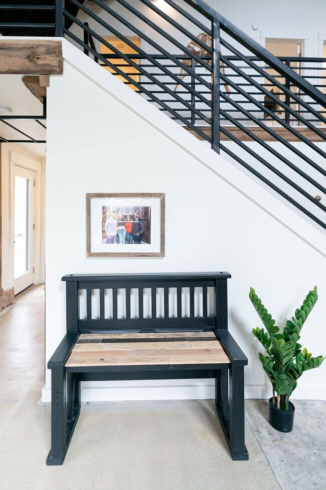 Building Photo - 8442 E McNelly Rd