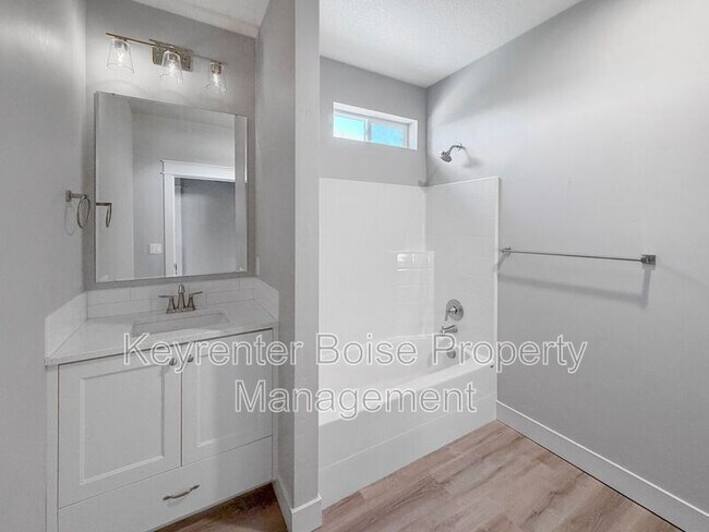 Building Photo - 74 S Ravine Way