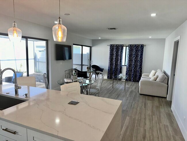 Building Photo - 14820 Wildflower Ln