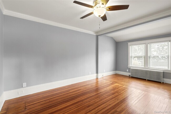 Building Photo - 559 Bedford Rd