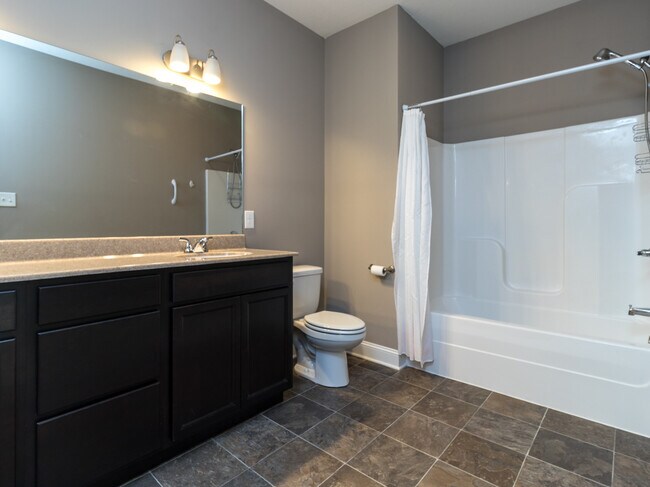 Building Photo - 509 Broadberry Ave