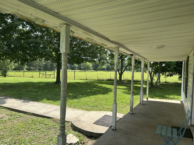 Building Photo - 8746 Old Jackson Ridge Rd N