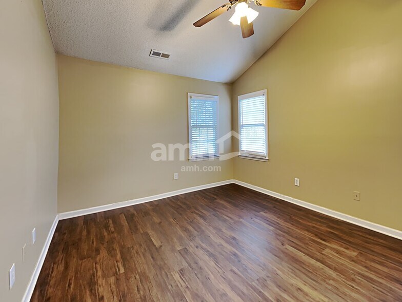 Building Photo - 2304 Water Lilly Way