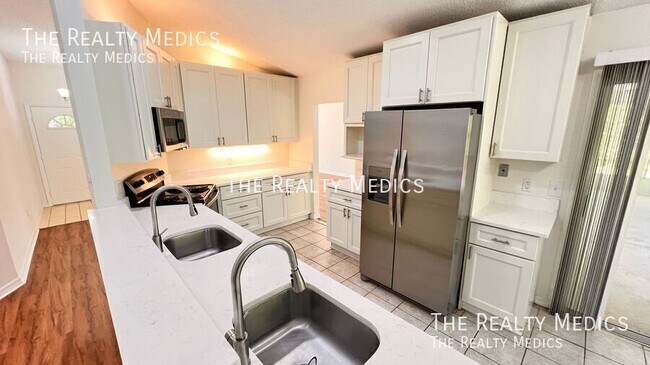 Building Photo - 23 Winding Woods Trail