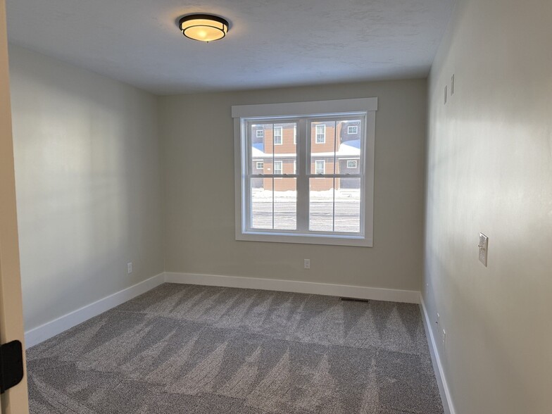 Building Photo - 480 Wareham St