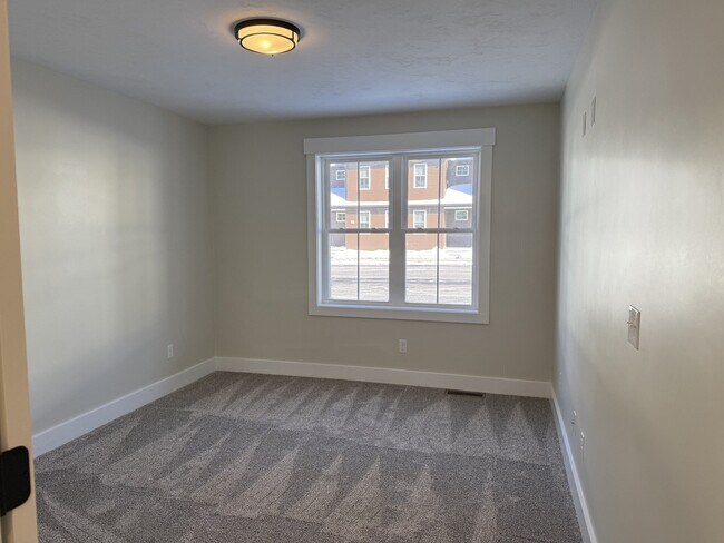 Building Photo - 480 Wareham St