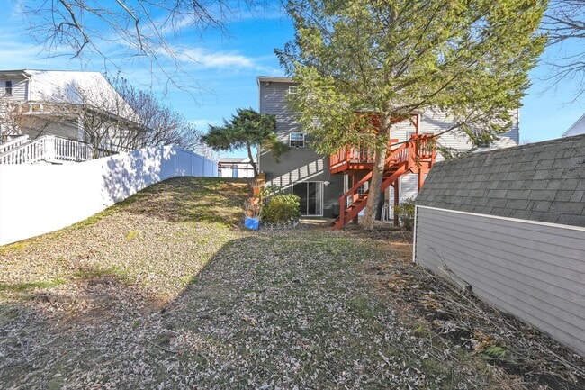 Building Photo - Well Maintained 3 Bedroom Townhome in East Lampeter Township