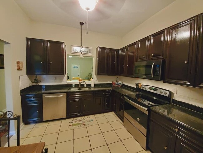 Building Photo - 346 Graham Meadow Dr
